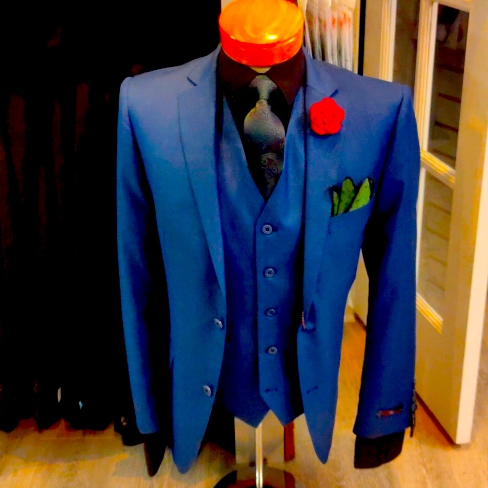 Ink Blue Sharkskin 3pc Suit Bundle with Tie Hanki & Socks Custom Picked by us